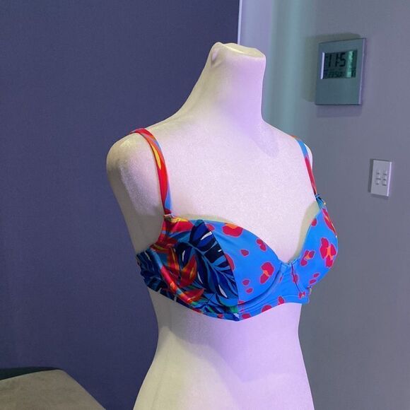 Women’s Tabitha Brown Bikini Top Adjustable Straps Size 0-2 NWT - Picture 3 of 9